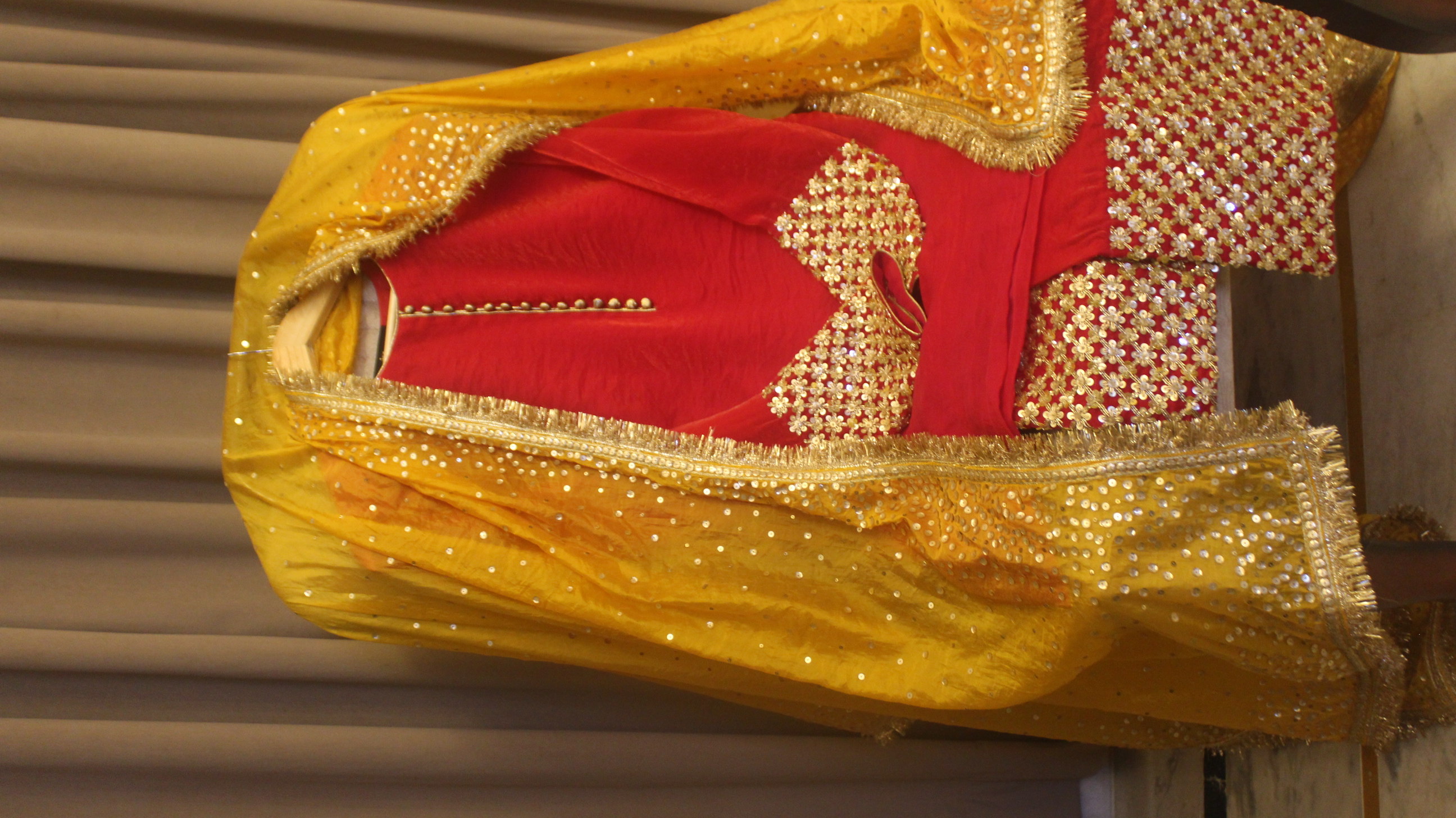 Surkh Noor